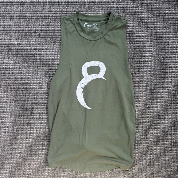ZYIA Green Muscle Tee with Modern Graphic - Picture 1 of 3